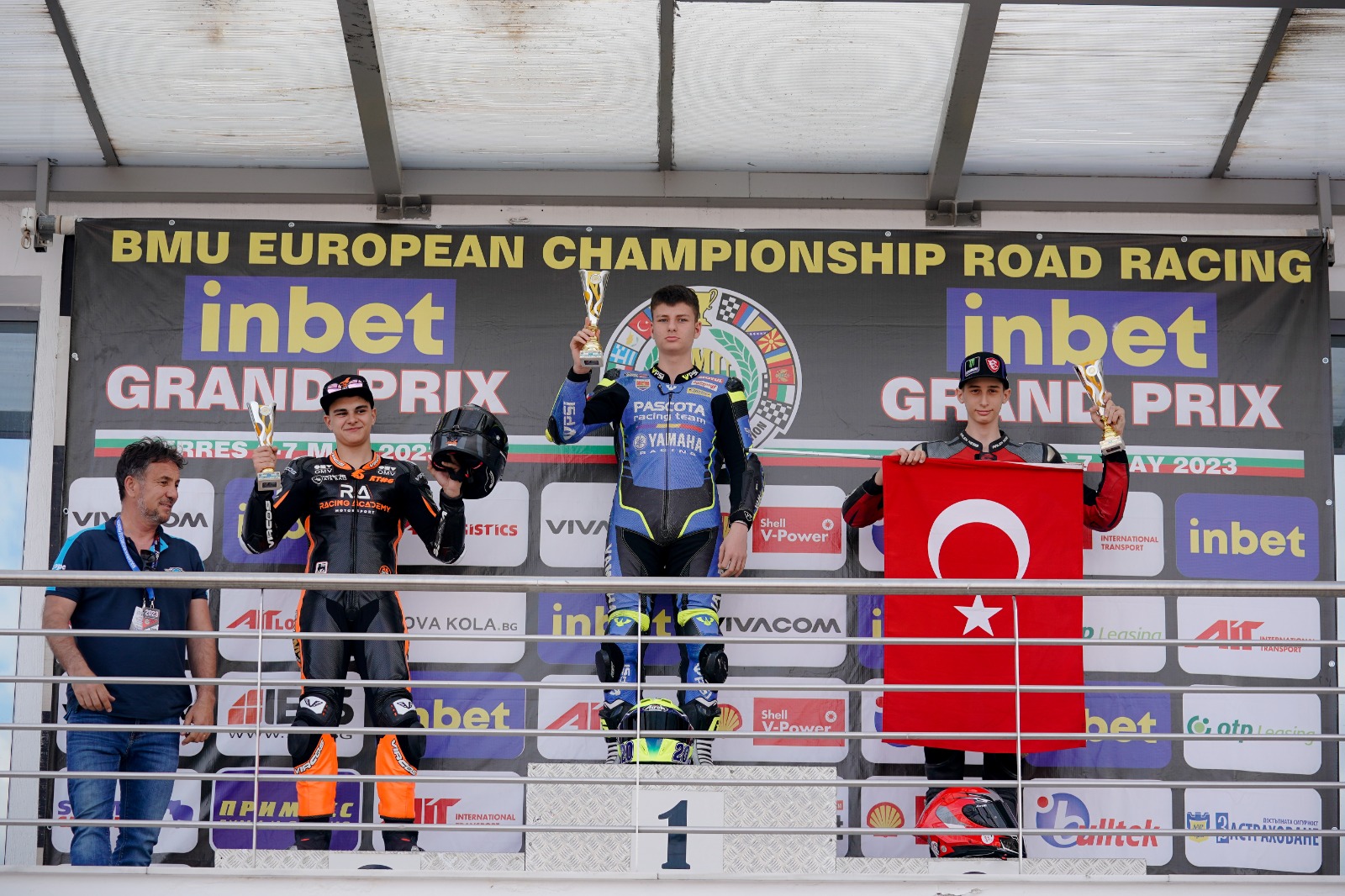 20fb4f4a-72c0-45c1-b350-e55e5b4c28b7